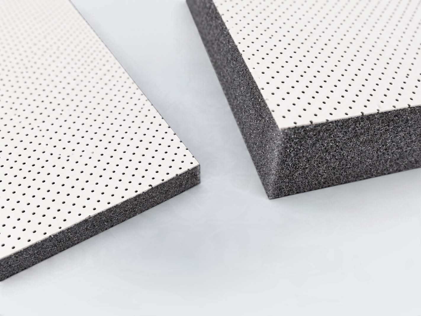 Lochplatte, Schaumkern, weiße Perforation, grauer Schaum, Panelenkante